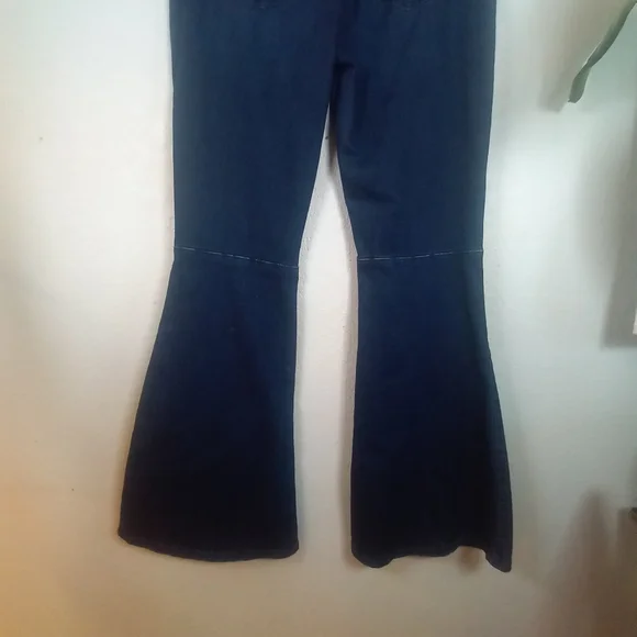 We The Free Float On High Rise Dark Wash Boho 70s Flare Back Cinch Waist Tie 32 - Picture 7 of 13